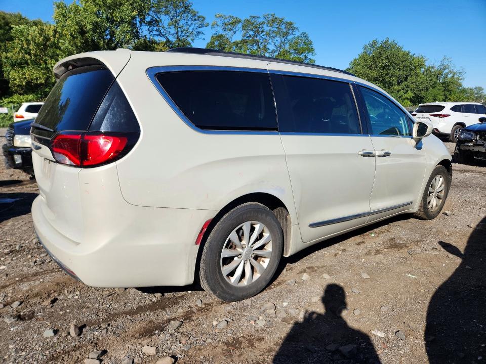 Продажа на аукционе авто 2017 Chrysler Pacifica, vin: 2C4RC1BG0HR753186, номер лота: 66901656
