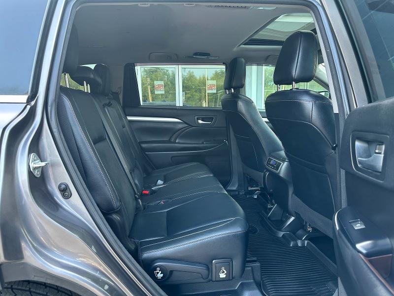 2018 Toyota Highlander მანქანა იყიდება აუქციონზე, vin: 5TDJZRFH5JS535979, აუქციონის ნომერი: 65192076