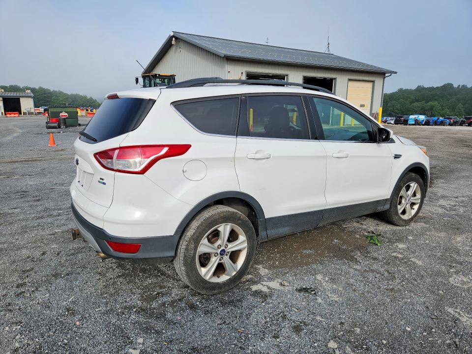 Продажа на аукционе авто 2016 Ford Escape, vin: 1FMCU9GX5GUC32973, номер лота: 64240876