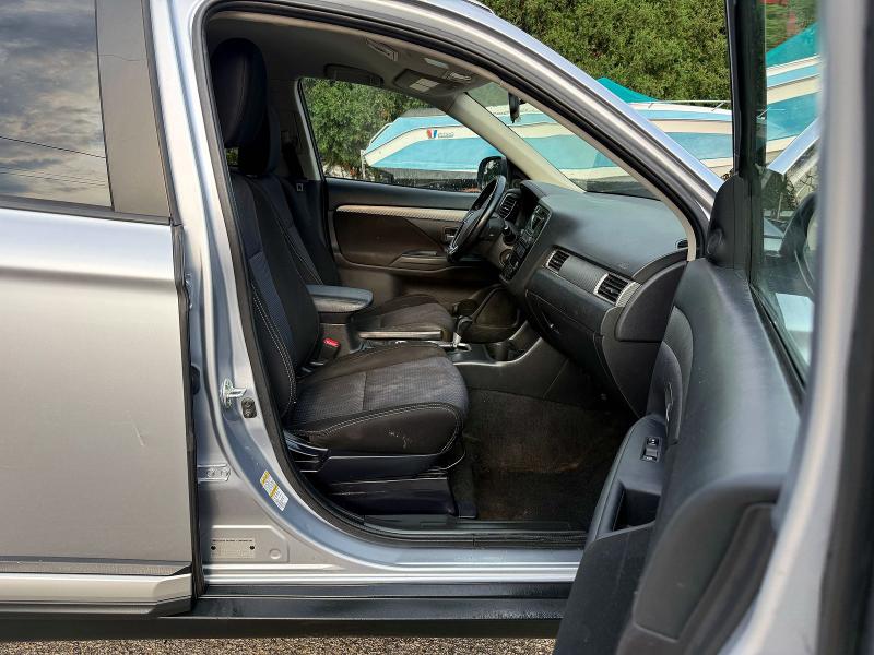 Продажа на аукционе авто 2016 Mitsubishi Outlander, vin: JA4AZ3A32GZ018262, номер лота: 65225996