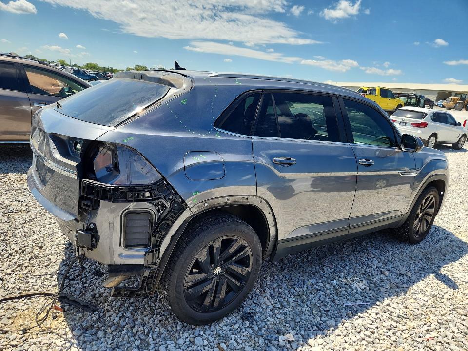 66267116 :رقم المزاد ، 1V2HE2CA5NC212482 vin ، 2022 Volkswagen Atlas Cross Sport مزاد بيع