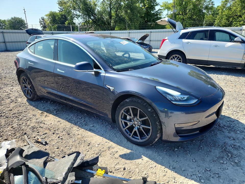 Продажа на аукционе авто 2018 Tesla Model 3, vin: 5YJ3E1EA0JF019043, номер лота: 62487516