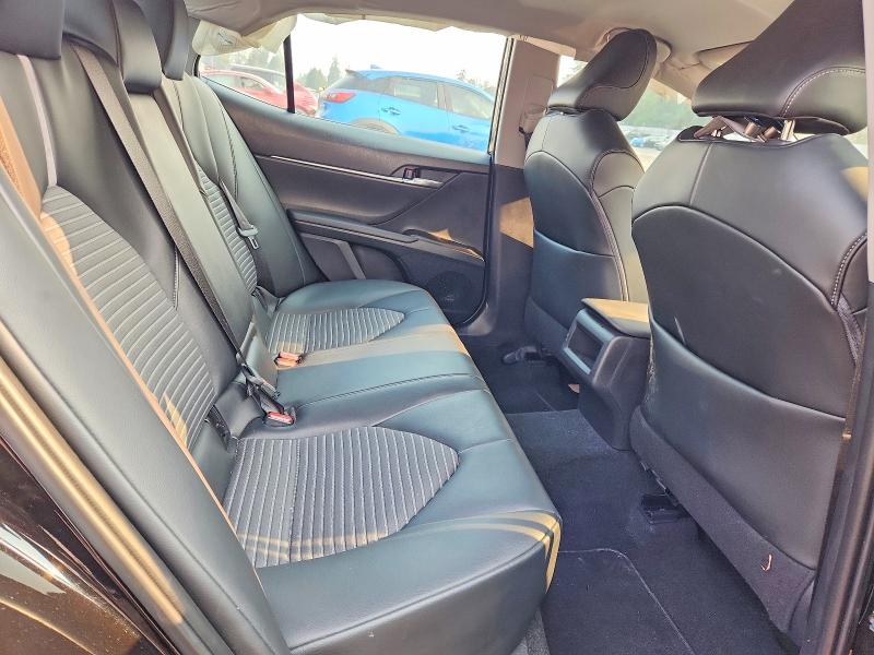 63904286 :رقم المزاد ، 4T1G11BK5MU035725 vin ، 2021 Toyota Camry مزاد بيع