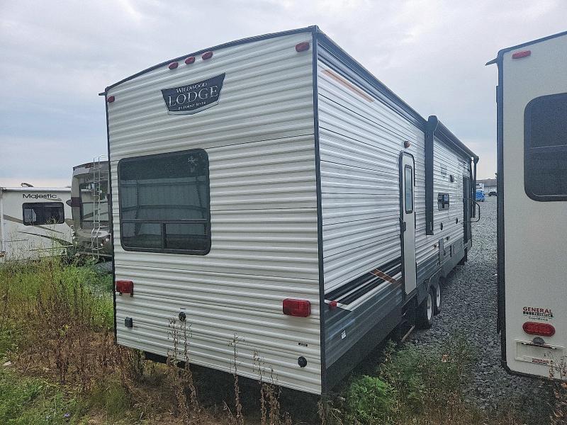 63945196 :رقم المزاد ، 4X4TWDM27MM060106 vin ، 2021 Wildwood Recreational Vehicle (rv) مزاد بيع