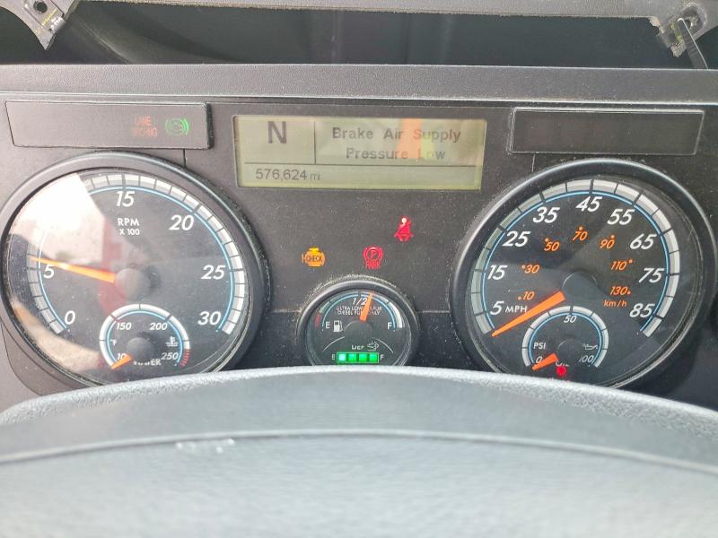 64600926 :رقم المزاد ، 3AKJGBDVXKDKJ8497 vin ، 2019 Freightliner Cascadia 113 مزاد بيع