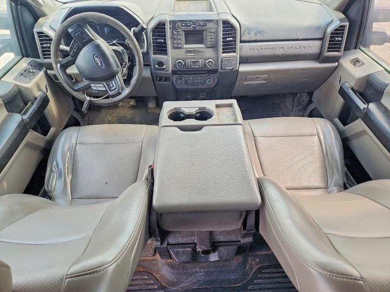 64727686 :رقم المزاد ، 1FD0W4GT0HEB81360 vin ، 2017 Ford F450 مزاد بيع