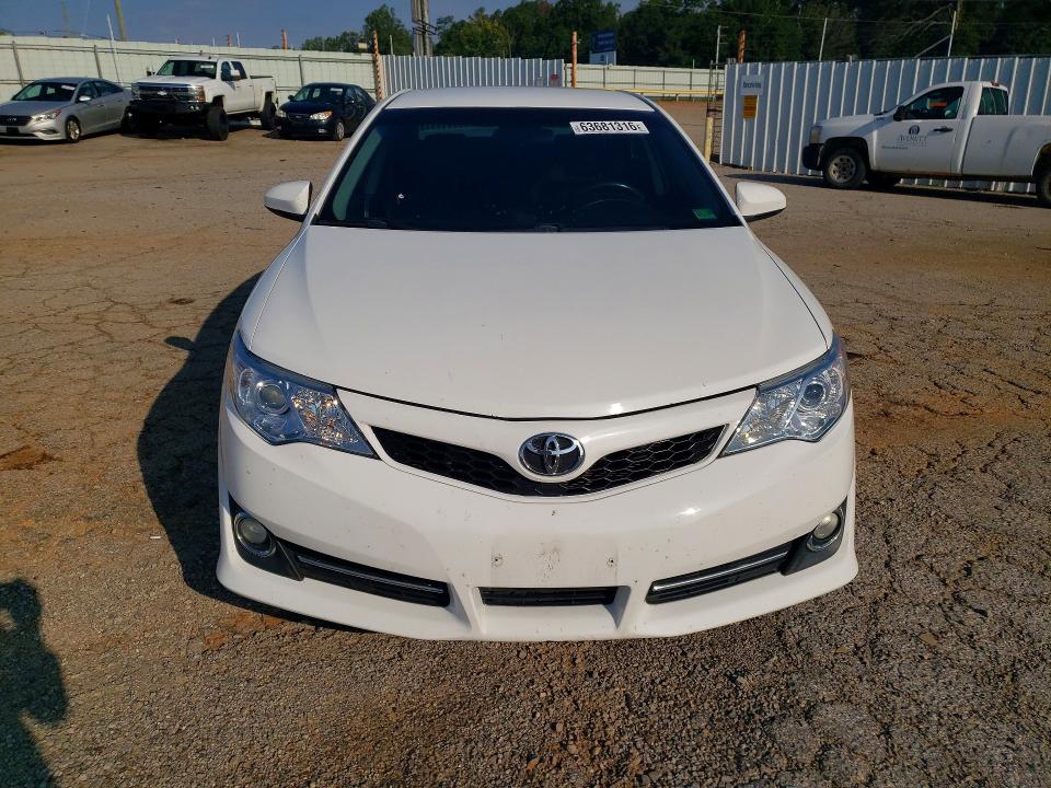 63681316 :رقم المزاد ، 4T1BF1FK3DU678354 vin ، 2013 Toyota Camry مزاد بيع