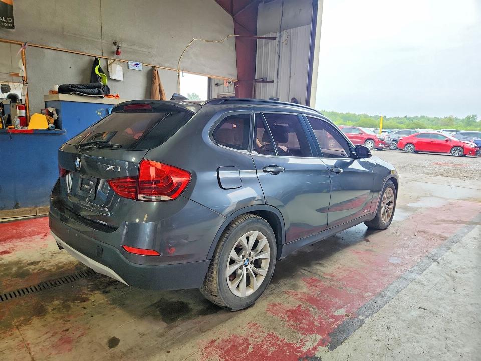 2013 Bmw X1 მანქანა იყიდება აუქციონზე, vin: WBAVL1C54DVR83099, აუქციონის ნომერი: 64023536
