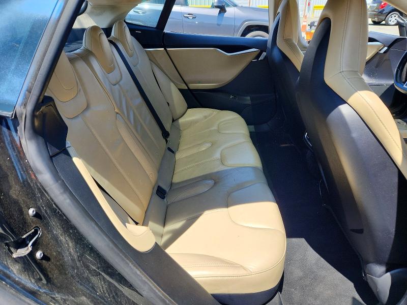 64694336 :رقم المزاد ، 5YJSA1CN0DFP05147 vin ، 2013 Tesla Model S مزاد بيع
