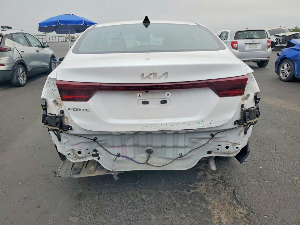 2024 Kia Forte მანქანა იყიდება აუქციონზე, vin: 3KPF24AD9RE701539, აუქციონის ნომერი: 66745106