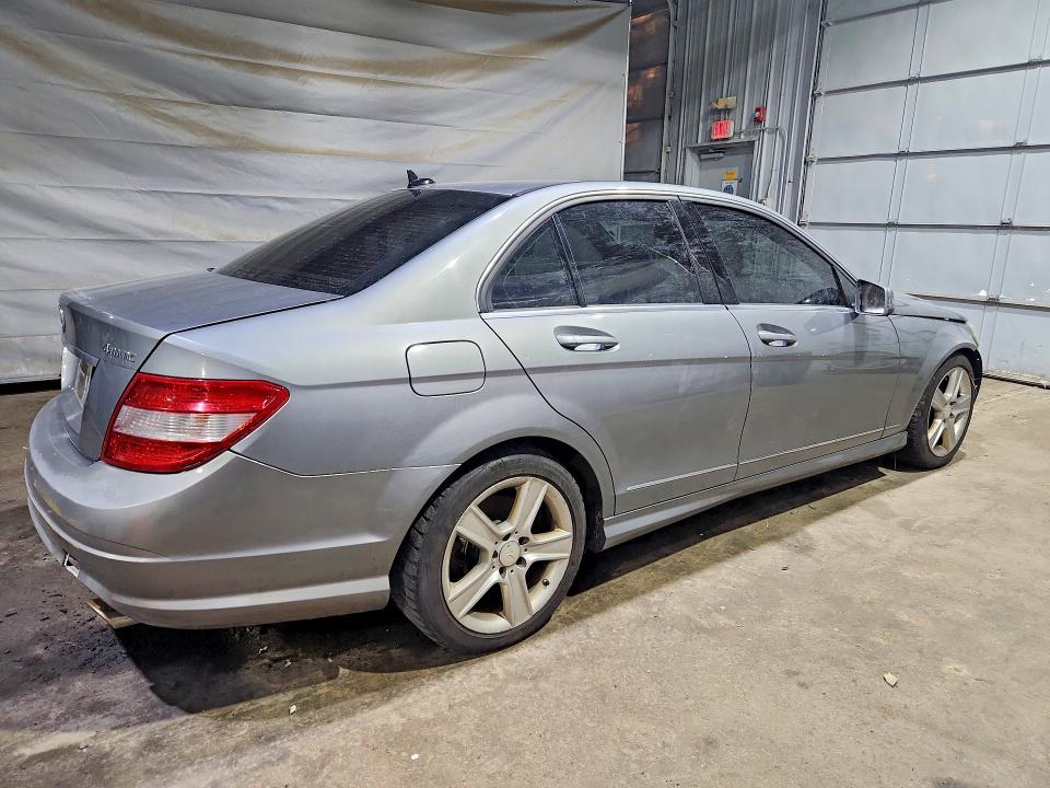 63867636 :رقم المزاد ، WDDGF8BB8AR122098 vin ، 2010 Mercedes-benz C مزاد بيع