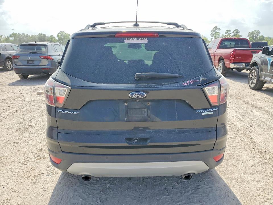 Продаж на аукціоні авто 2017 Ford Escape, vin: 1FMCU0J99HUA60857, номер лоту: 64007596