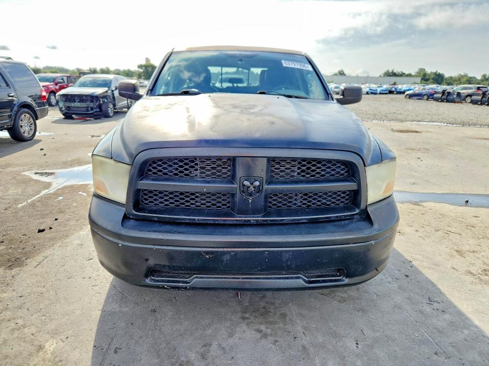 63797996 :رقم المزاد ، 1D7RB1GP4BS563740 vin ، 2011 Dodge Ram 1500 مزاد بيع