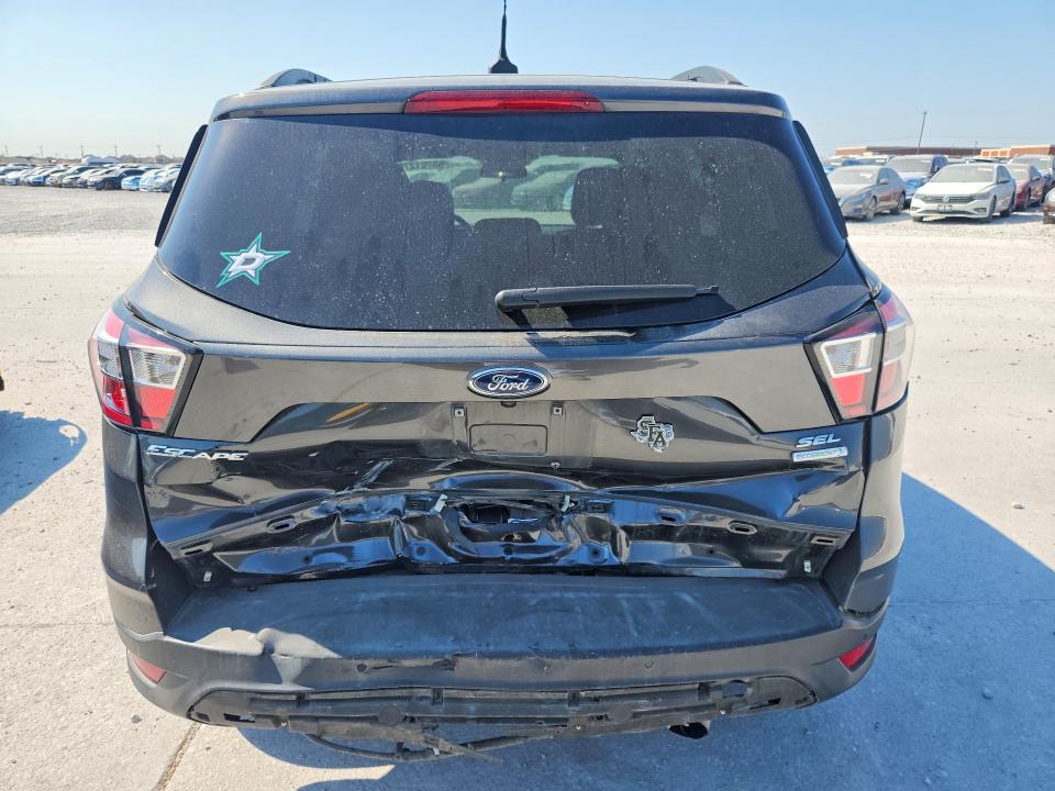 65701276 :رقم المزاد ، 1FMCU0HD6JUD36685 vin ، 2018 Ford Escape مزاد بيع