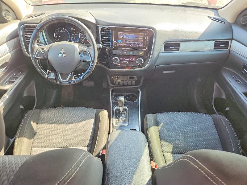 65369696 :رقم المزاد ، JA4AZ3A39JZ039181 vin ، 2018 Mitsubishi Outlander مزاد بيع