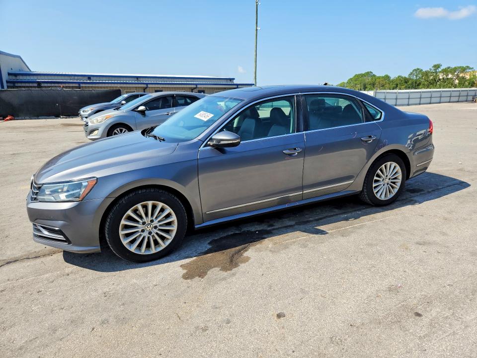 64985466 :رقم المزاد ، 1VWBT7A33GC010674 vin ، 2016 Volkswagen Passat مزاد بيع