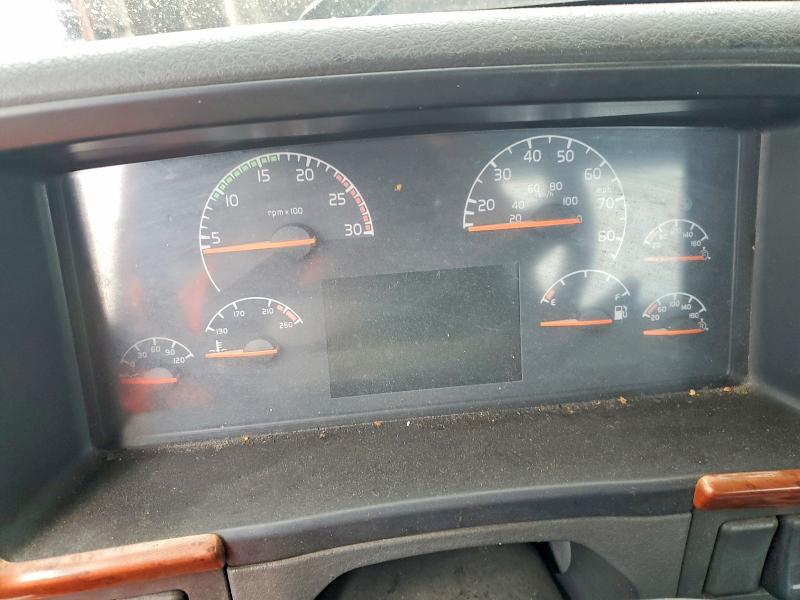 2005 Volvo Vn მანქანა იყიდება აუქციონზე, vin: 4V4M19GF75N372897, აუქციონის ნომერი: 63488756