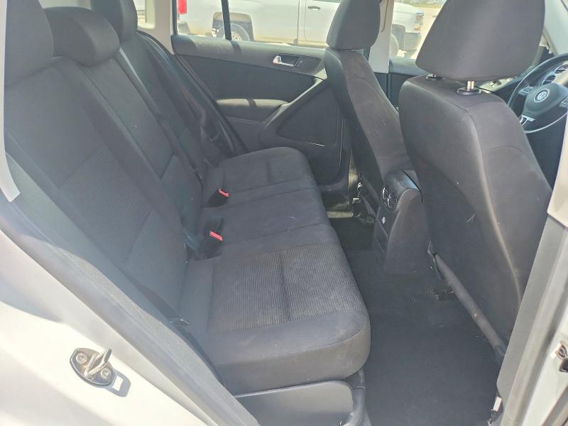 2015 Volkswagen Tiguan მანქანა იყიდება აუქციონზე, vin: WVGAV7AX1FW614549, აუქციონის ნომერი: 65304426