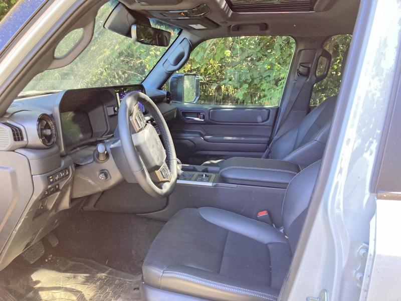 Продажа на аукционе авто 2025 Toyota Land Cruiser, vin: JTEABFAJ5S5015863, номер лота: 61631966