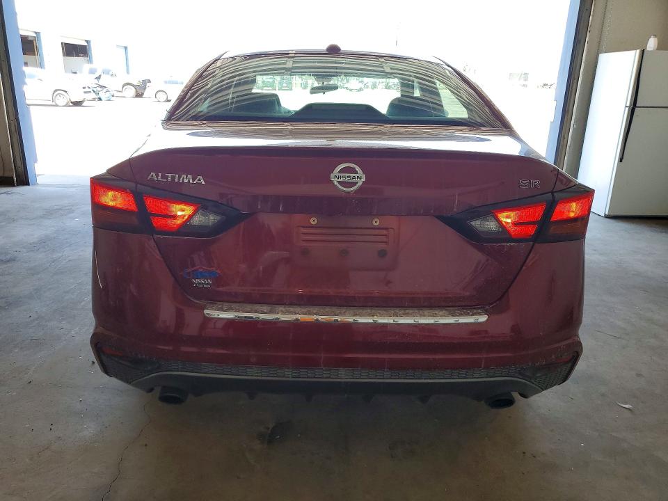 63887206 :رقم المزاد ، 1N4BL4CV6MN385951 vin ، 2021 Nissan Altima مزاد بيع