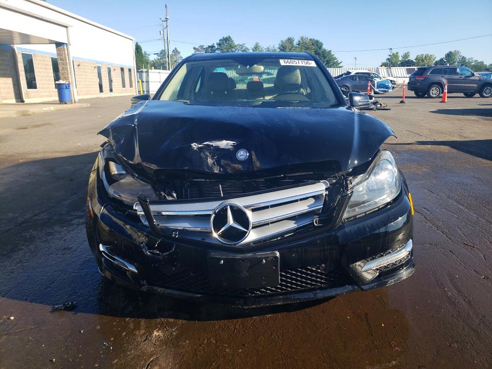 Продажа на аукционе авто 2013 Mercedes-benz C, vin: WDDGF8AB9DA811782, номер лота: 66057756