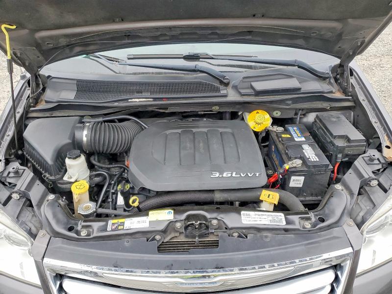 2015 Chrysler Town & Country მანქანა იყიდება აუქციონზე, vin: 2C4RC1BGXFR662018, აუქციონის ნომერი: 66481376