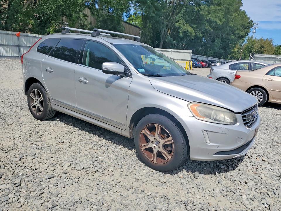 Продажа на аукционе авто 2015 Volvo Xc60, vin: YV4902RM8F2663187, номер лота: 67330056