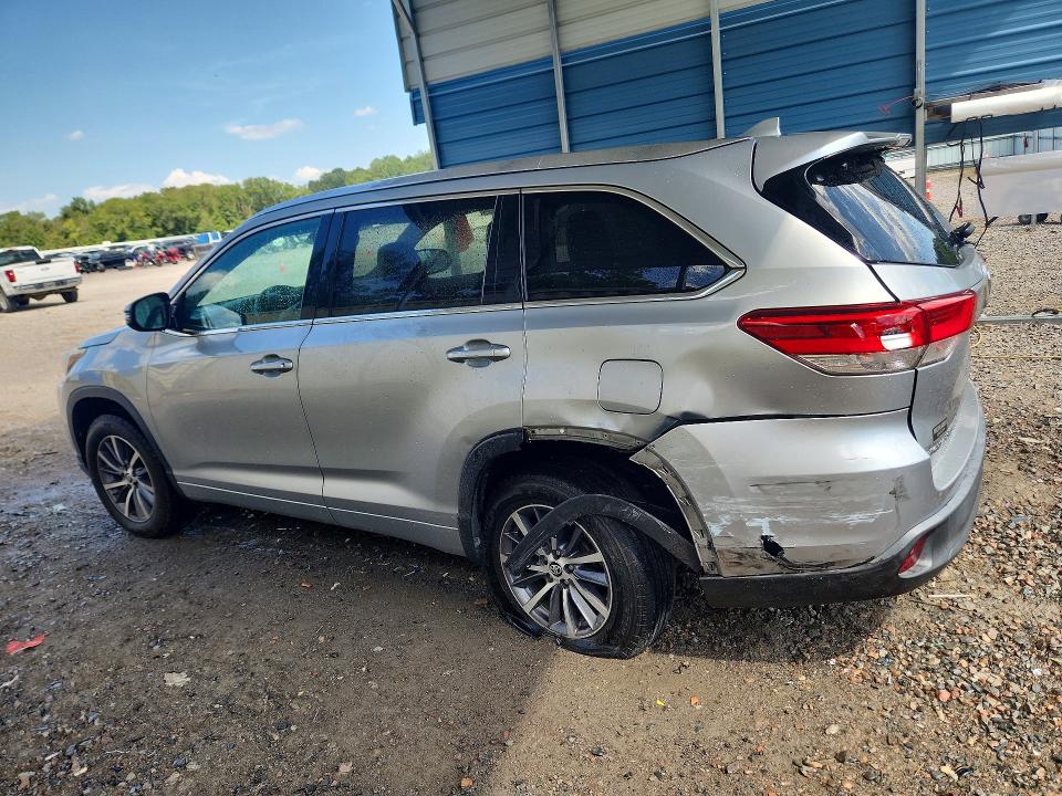 Продажа на аукционе авто 2018 Toyota Highlander, vin: 5TDKZRFH3JS548119, номер лота: 65537306