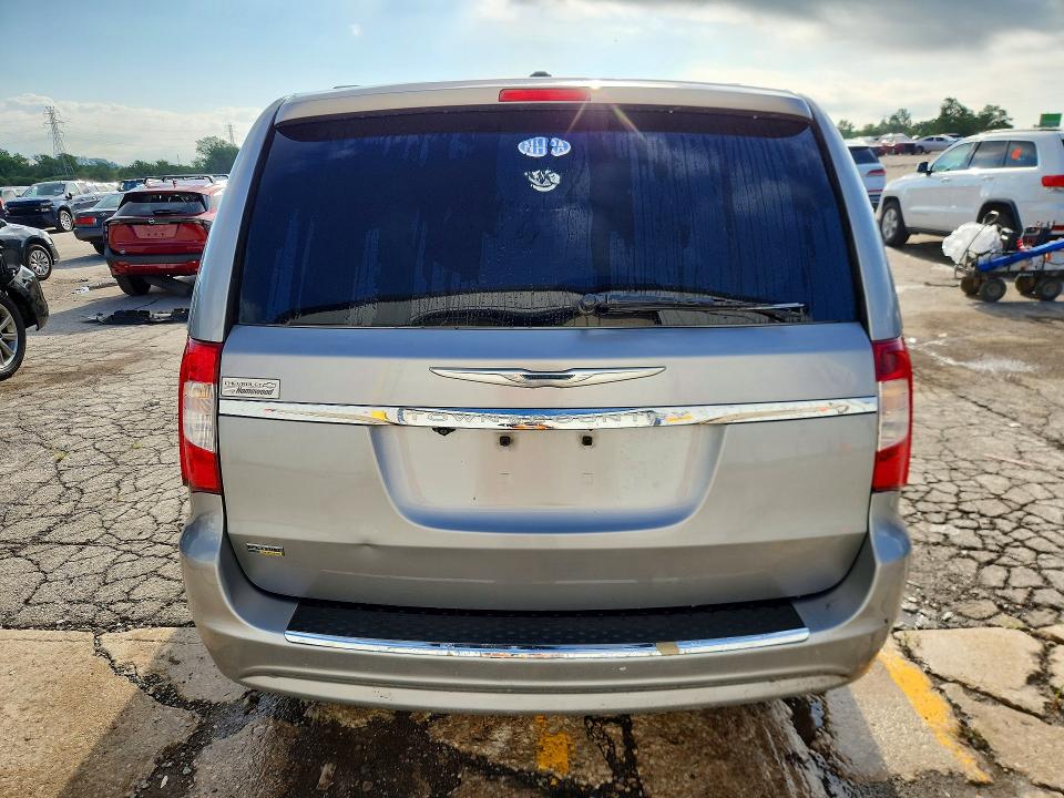 65382366 :رقم المزاد ، 2C4RC1BG1FR695683 vin ، 2015 Chrysler Town & Country مزاد بيع
