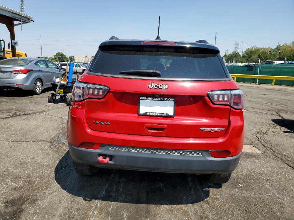 2018 Jeep Compass მანქანა იყიდება აუქციონზე, vin: 3C4NJDDB9JT501205, აუქციონის ნომერი: 64306646