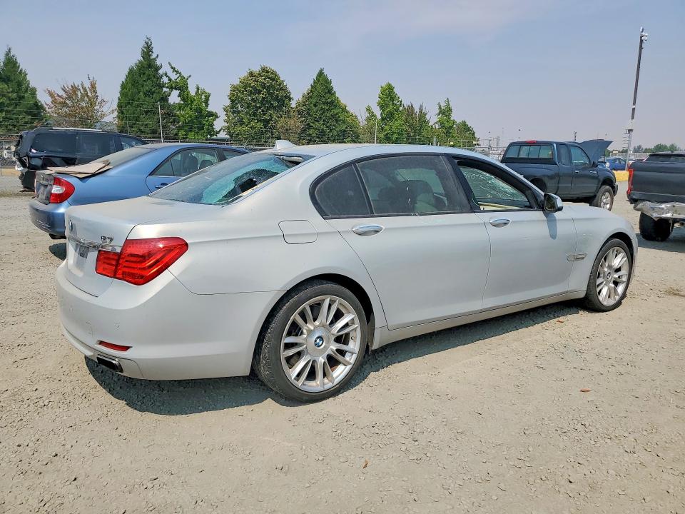 2012 Bmw 750 მანქანა იყიდება აუქციონზე, vin: WBAKB8C57CC964118, აუქციონის ნომერი: 63734366