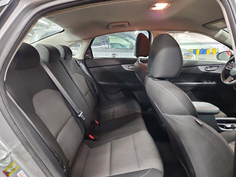 64454726 :رقم المزاد ، 3KPF24AD0NE430980 vin ، 2022 Kia Forte مزاد بيع