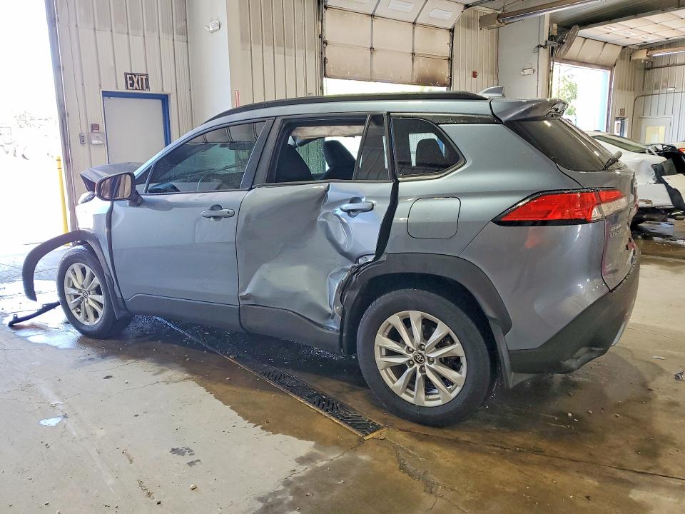 Продажа на аукционе авто 2023 Toyota Corolla Cross, vin: 7MUCAABG7PV068559, номер лота: 63721426