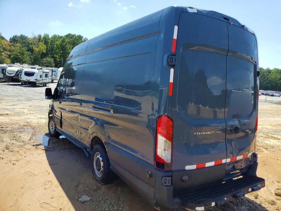 65232936 :رقم المزاد ، 1FTBR3X8XLKA28781 vin ، 2020 Ford Transit مزاد بيع