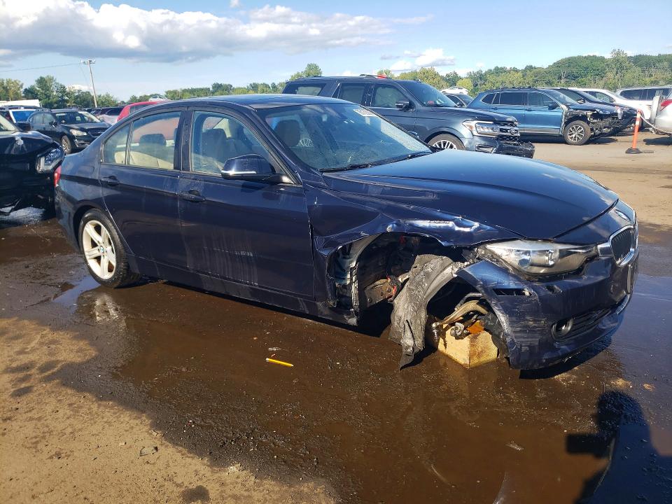 66132096 :رقم المزاد ، WBA3B5G5XDNS02551 vin ، 2013 Bmw 328 مزاد بيع