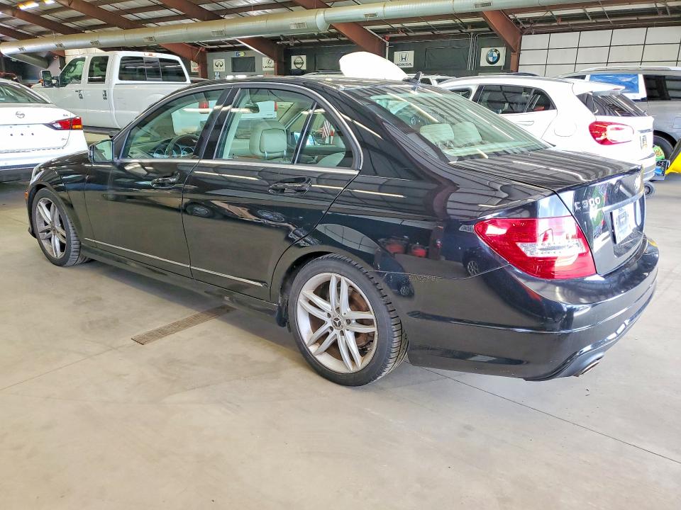 Продажа на аукционе авто 2012 Mercedes-benz C, vin: WDDGF8BB2CA704943, номер лота: 65138446