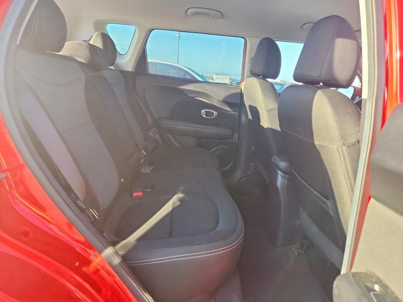 Продаж на аукціоні авто 2017 Kia Soul, vin: KNDJP3A56H7424104, номер лоту: 64832156