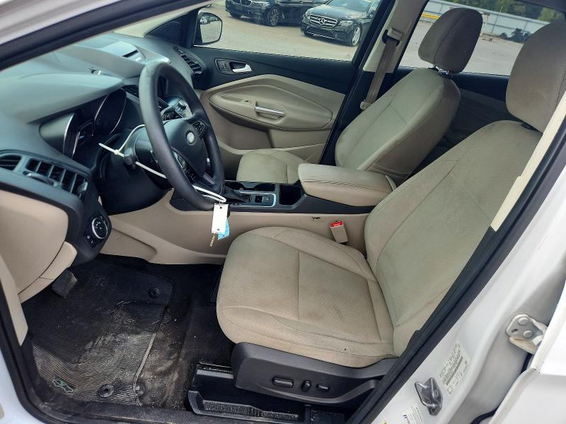 65689906 :رقم المزاد ، 1FMCU0GD7HUE42803 vin ، 2017 Ford Escape مزاد بيع