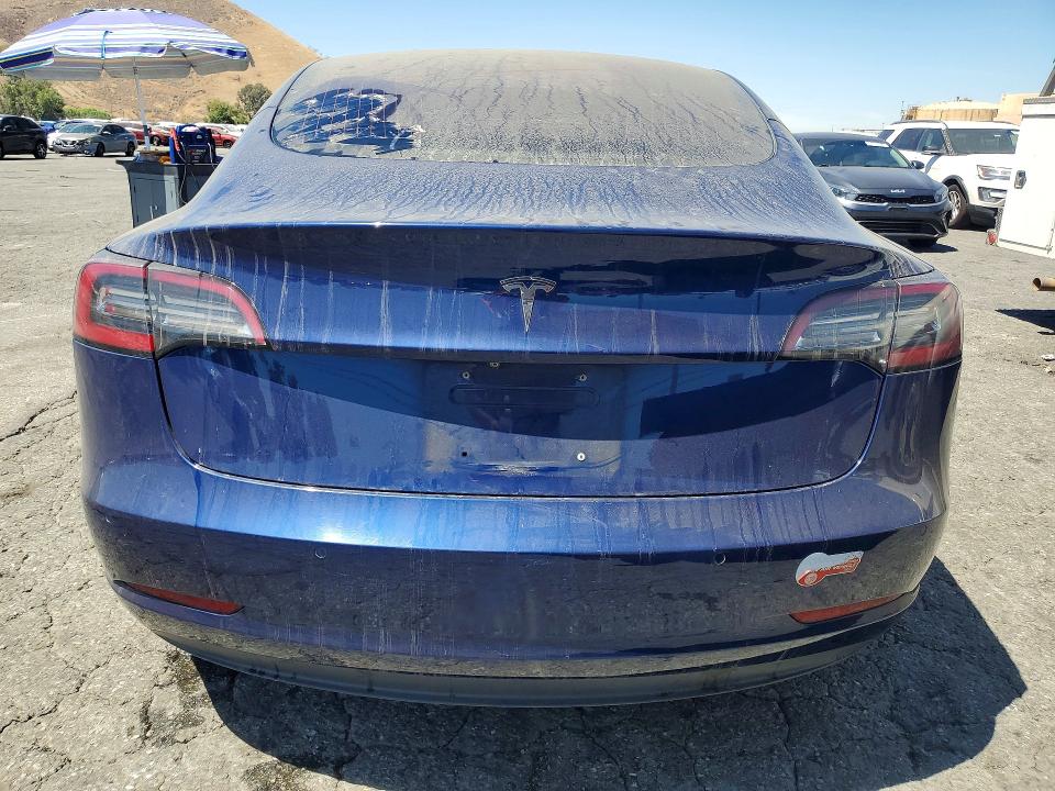 65759396 :رقم المزاد ، 5YJ3E1EA1JF033386 vin ، 2018 Tesla Model 3 مزاد بيع