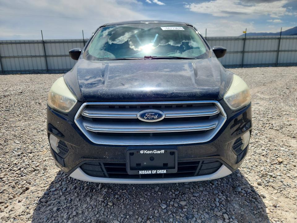66773676 :رقم المزاد ، 1FMCU0GD1HUD05730 vin ، 2017 Ford Escape مزاد بيع