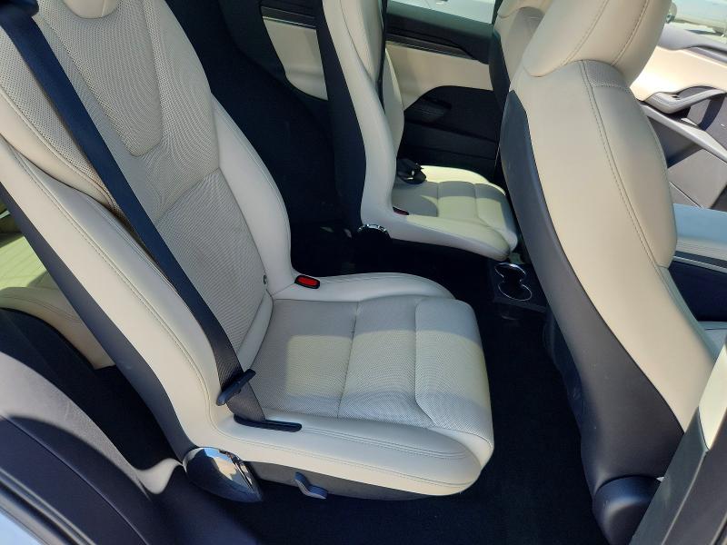 64690606 :رقم المزاد ، 7SAXCBE68TF486676 vin ، 2026 Tesla Model X مزاد بيع