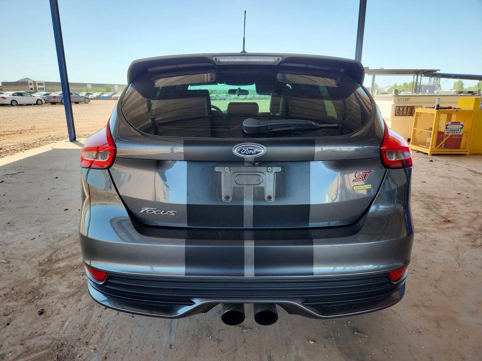 2016 Ford Focus მანქანა იყიდება აუქციონზე, vin: 1FADP3L93GL315558, აუქციონის ნომერი: 64411596