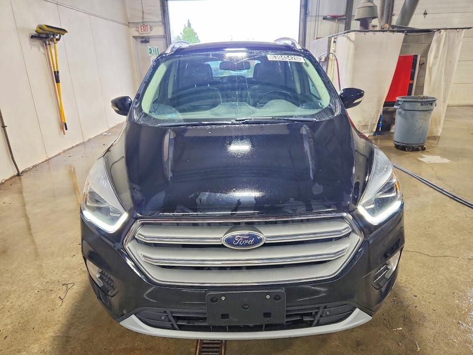 Продаж на аукціоні авто 2018 Ford Escape, vin: 1FMCU9J92JUD44261, номер лоту: 63045426