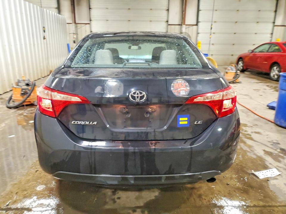 Продажа на аукционе авто 2018 Toyota Corolla, vin: 5YFBURHE3JP768063, номер лота: 64784836