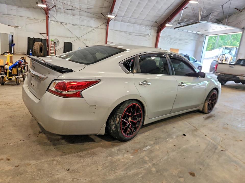 2015 Nissan Altima მანქანა იყიდება აუქციონზე, vin: 1N4AL3AP6FN380505, აუქციონის ნომერი: 66241696