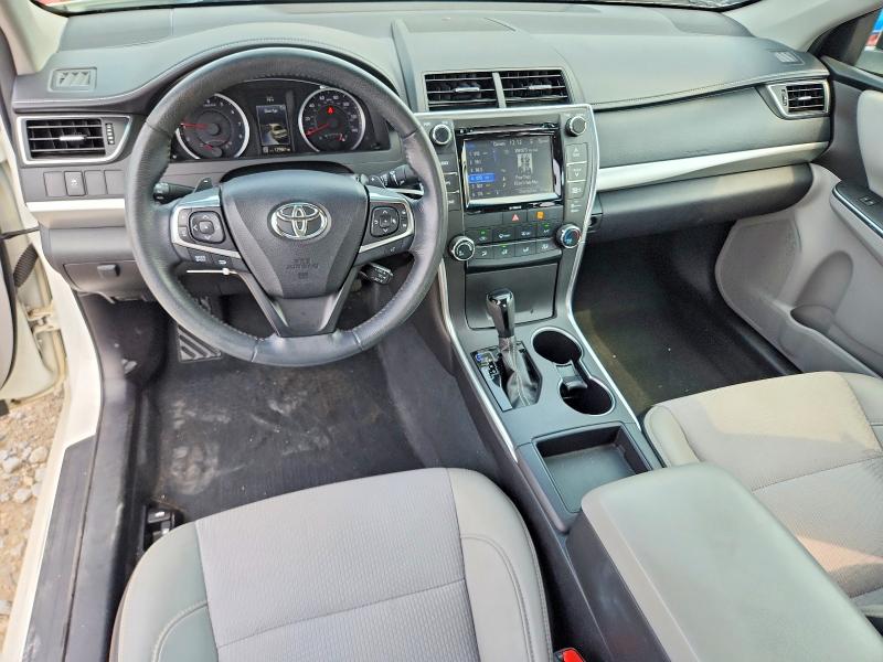 64460196 :رقم المزاد ، 4T1BF1FK2HU359971 vin ، 2017 Toyota Camry مزاد بيع