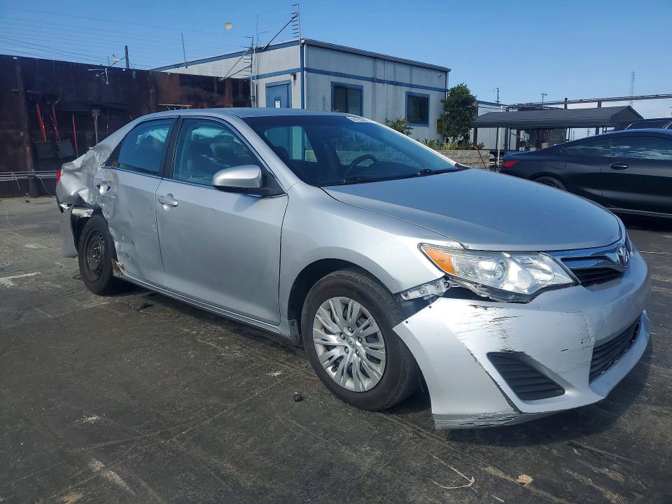 64420966 :رقم المزاد ، 4T4BF1FK7CR164981 vin ، 2012 Toyota Camry مزاد بيع