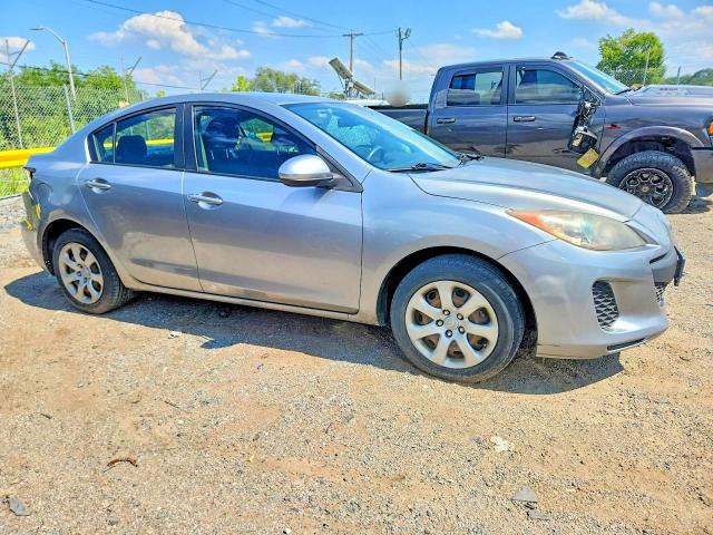 65513056 :رقم المزاد ، JM1BL1U78D1847412 vin ، 2013 Mazda 3 مزاد بيع