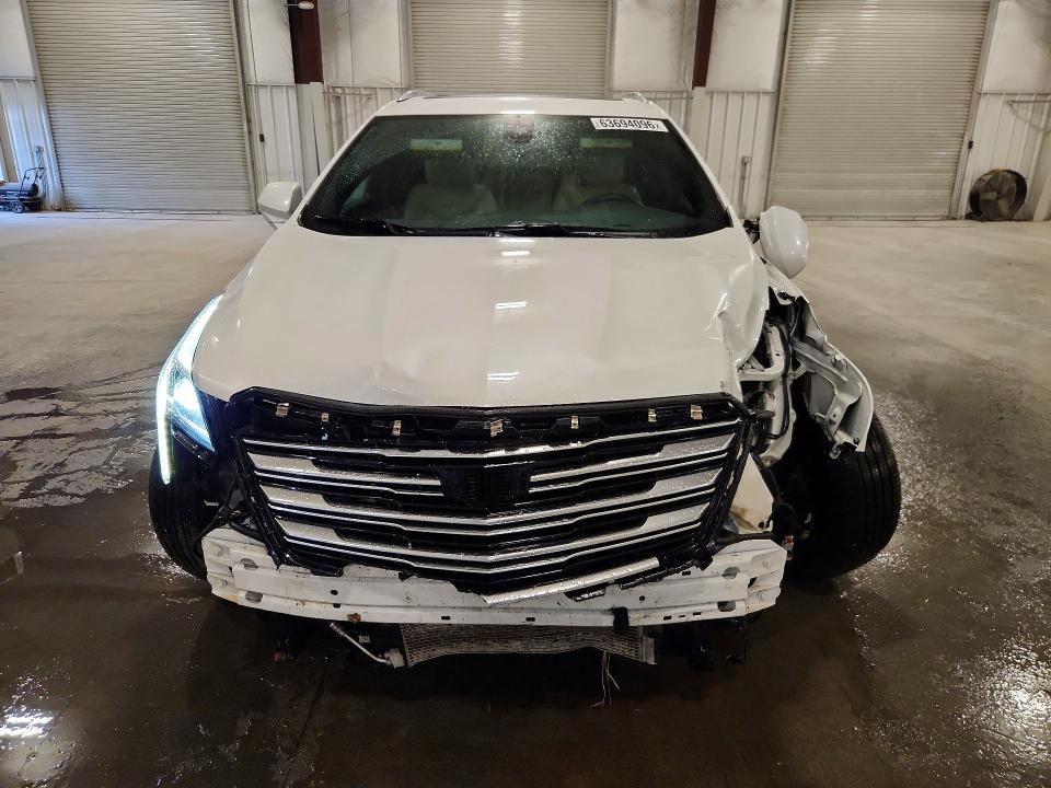 63694096 :رقم المزاد ، 1GYKNERS9HZ130744 vin ، 2017 Cadillac Xt5 مزاد بيع