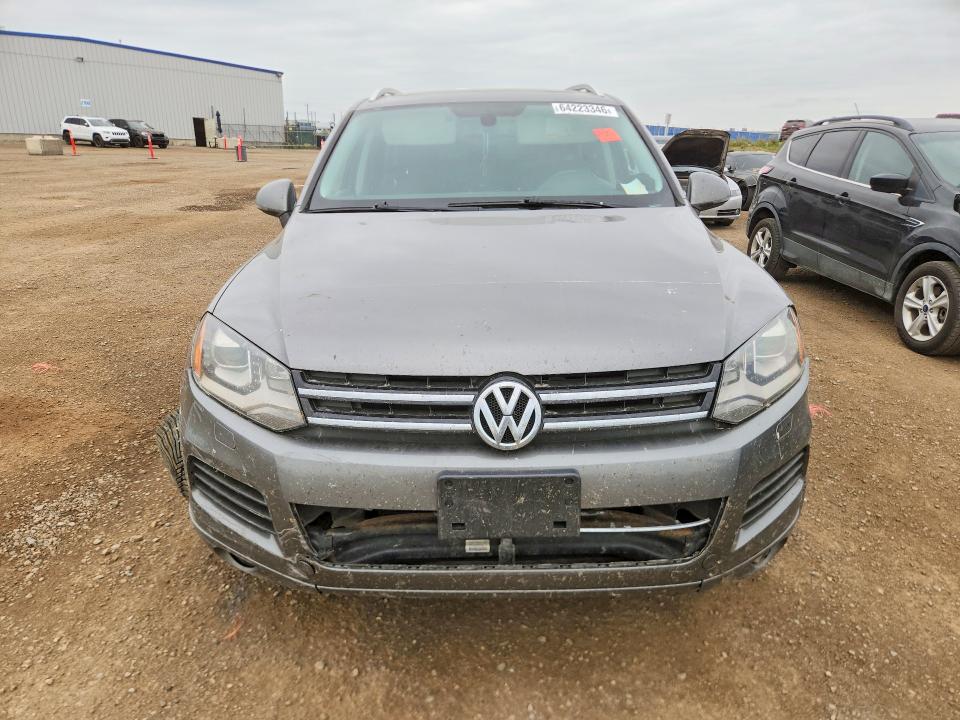 2013 Volkswagen Touareg მანქანა იყიდება აუქციონზე, vin: WVGDP9BP6DD012157, აუქციონის ნომერი: 64223346